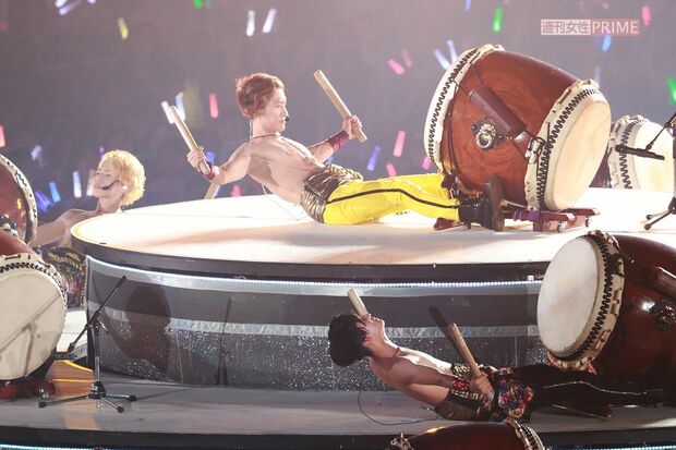 2019年8月、『ジャニーズJr.8.8祭』で“腹筋太鼓”を披露するSnow Man