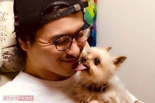 事故の後、自身の命も危うい中、まず最初に心配したのは、家でひとりで待つ愛犬のパールのことだった