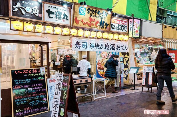 海の幸など、新鮮な地のものをその場で味わえる飲食店も多い　撮影／山田智絵