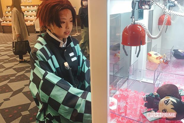 劇場にはコスプレ姿の老若男女も! 炭治郎君（11歳・♀）