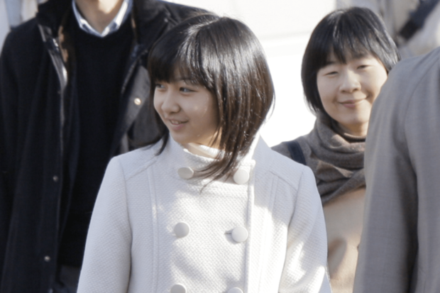 佳子さまは幼少期から黒田清子さんを慕っていた（2009年12月、神奈川県・こどもの国で）