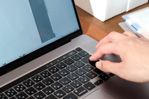 PCやスマホのログインパスワードも残しておこう(※画像はイメージです)