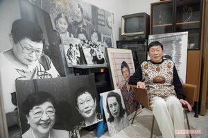 橋田壽賀子さんの自宅には思い出の写真たちが（2018年撮影）