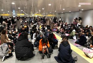 もはや新年の恒例行事、大行列! 入場制限もかかるので入館できるのは午後になることも