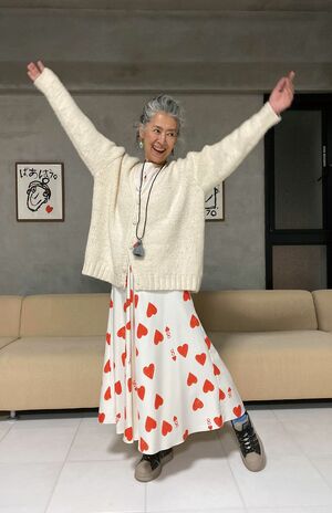 キャッチーな柄スカートが素敵!（内藤さん）