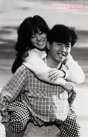 1985年公開の映画『愛・旅立ち』で共演した近藤真彦と中森明菜
