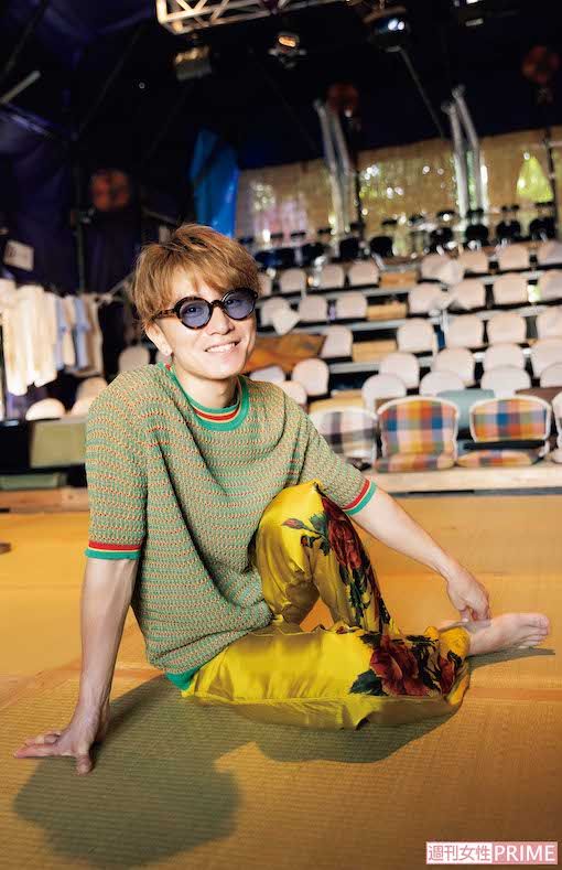 SUPEREIGHTの安田章大。自ら設営に携わった花園神社の特設テント内にて　撮影／矢島泰輔