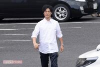 『ケイジとケンジ、時々ハンジ。』ロケに桐谷健太、比嘉愛菜、古田新太らが集結!「東出昌大不倫ショック」…