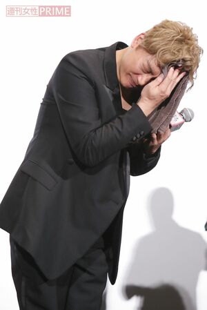 主演映画『凪待ち』の完成披露試写会にて。汗を拭く姿がカワイイ!（笑）　撮影／坂本利幸