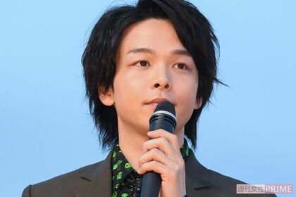 かつては文学賞にも輝いた経歴を持つが、その後は右肩下がりの作家を演じた中村倫也(写真/週刊女性写真班)