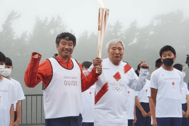 見事に富士山で聖火ランナーを務めた三浦雄⼀郎さん