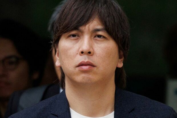 日本時間6月5日、水原一平被告は連邦地裁に出廷。罪を認める答弁をした 写真/共同通信社
