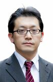 山崎俊輔さん●ファイナンシャルプランナー、消費生活アドバイザー。お金に詳しくない人にもわかりやすく、親しみやすい老後資金の増やし方を説明するエキスパート。