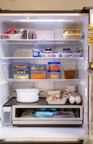 冷蔵室は余白をつくれば食べ忘れナシ！