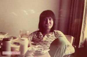 ’74年、ディランのライブを見るためにロサンゼルスのホテルに泊まる拓郎（蔭山さん提供）