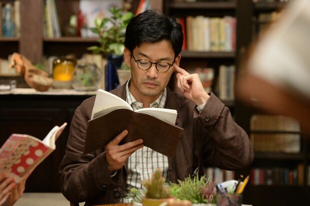 イケてないおじさんファッションの竹野内にも注目！　(c)NHK