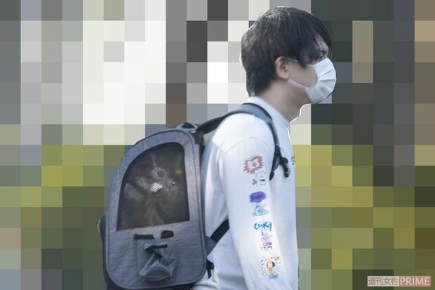 リュックで愛犬を運ぶけんき