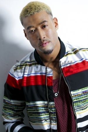 撮影／佐藤靖彦　スタイリスト／松川総(Tron) 　ヘアメイク／桜井円、出澤美香(BEAUTRIUM)