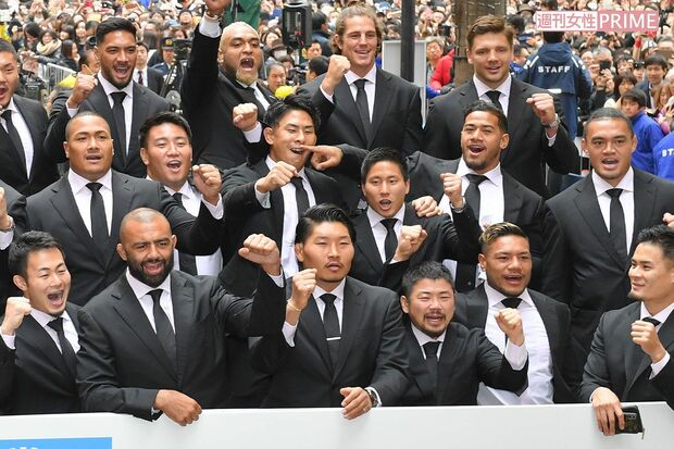 '19年のラグビー日本代表。笑わない男・稲垣啓太は前列右から4番目