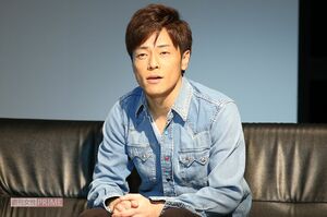 ネタを披露する陣内智則（2016年）