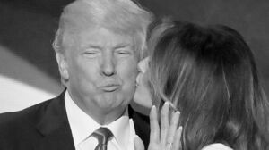 メラニア夫人のキスにニヤケ顔。唇をとがらせ、少し寄せているのがキモい