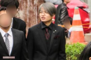 '17年、大学の卒業式に出席した菊池風磨