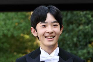 悠仁さま、伊勢神宮参拝で現地は大反響「お手振りがかわいすぎる」“自信あふれる笑顔”の裏に充実の大学生活