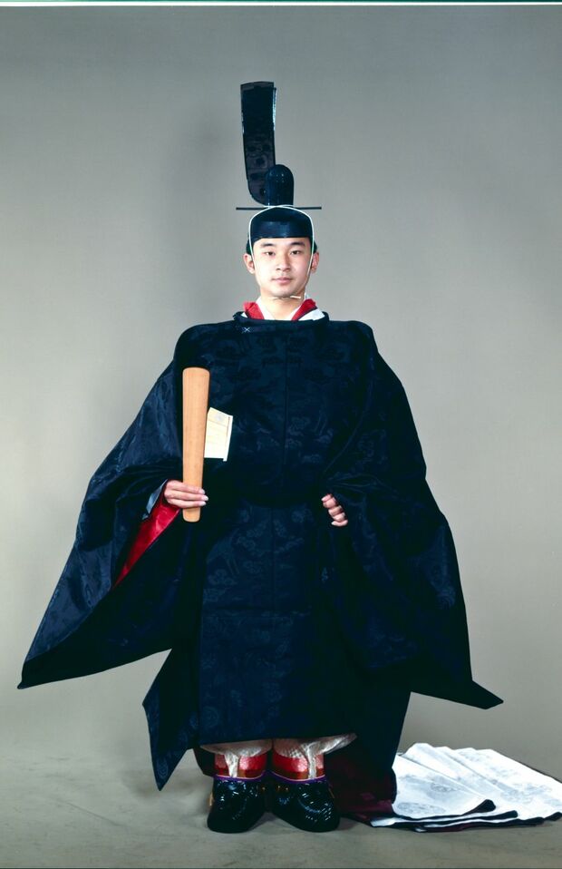 縫腋袍をお召しの天皇陛下(1980年2月23日)写真/宮内庁