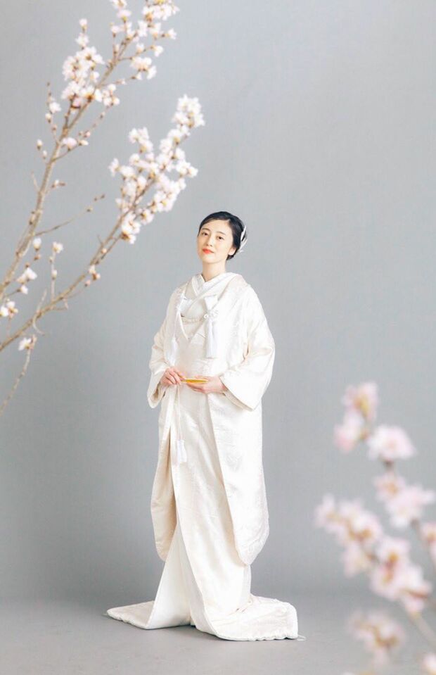 ドラマや舞台などで俳優活動を続ける沢井は'22年にお笑いコンビ・ティモンディの高岸宏行と結婚。ウエディングフォトを披露した