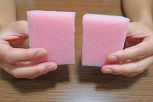 「分けられるものは半分に」（YouTube「かえるカエルch【4人家族の節約と貯蓄】」より）