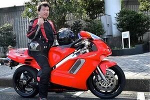 16年乗った希少なNRを手放し、ツーリングに行けなくなった和久井学容疑者（本人SNSより）