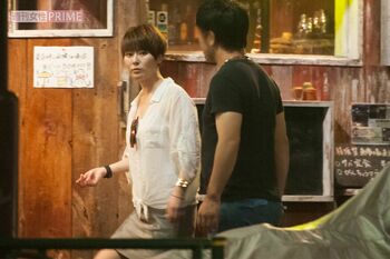 2014年7月、離婚会見の翌日も元夫が経営するお店を手伝いに来ていた遠野なぎこ