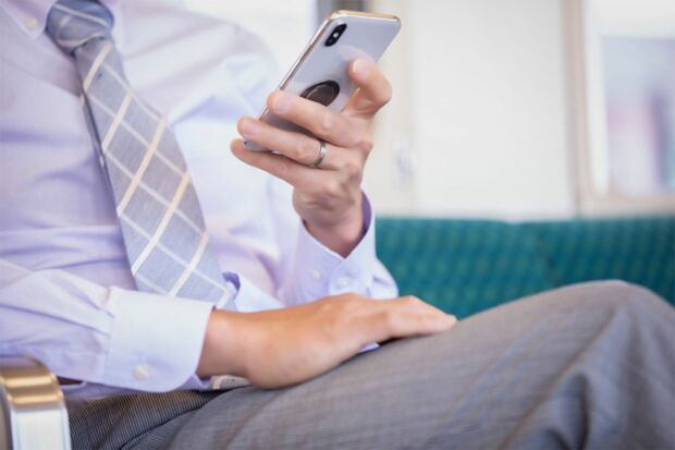 手軽に撮影できるスマートフォンの普及は盗撮犯罪の増加の要因に　※写真はイメージです