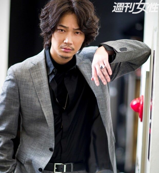 綾野剛、人をボコボコにする撮影で監督から「最高ッス」