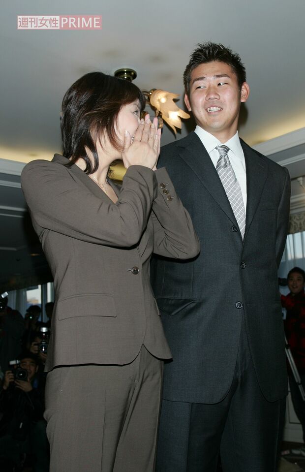 2004年、元日テレアナ・柴田倫世さんと婚約会見を開いた松坂大輔氏