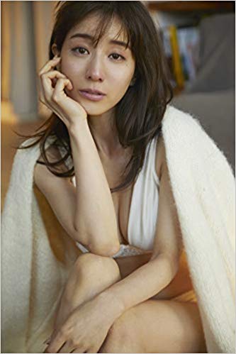 今年12月には写真集の発売まで予定している。『田中みな実1st写真集（仮)）』（宝島社）書影をクリックするとアマゾンのサイトにジャンプします