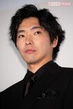 兄・柄本佑