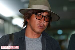 解散発表後、家族とのハワイ旅行から帰国した木村(8月22日)