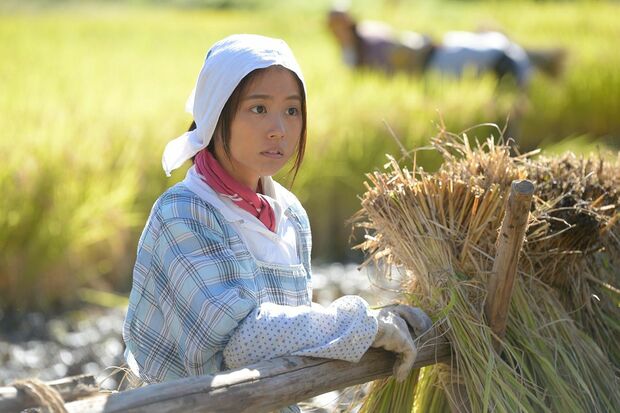 “茨城編”のみね子を演じる有村　(c)NHK