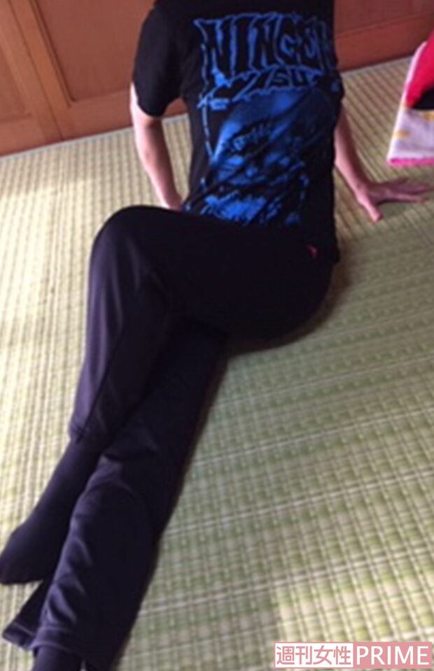 着用していると姿勢がよくなりました。腹圧を意識しやすく、正しい姿勢で運動ができました。ウエストはすっきりし、腰も軽くなったような気がします。汗かきですが吸収もいいので汗が気にならなかったです。  （S・Tさん・50歳）