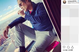 ホテルの一室で撮影されたと思われる一枚（宮崎容疑者のSNSより）