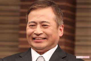 社民党から出馬のラサール石井が“こち亀”写真にサインを福島みずほが報告に「両さんを政治利用しないで」の声