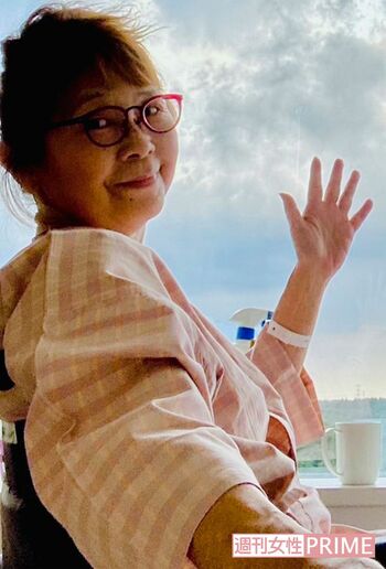 人生初の入院が人工股関節置換術だった岡崎友紀さん。「病院の提出書類が多いのにびっくり。署名するのが大変でした」