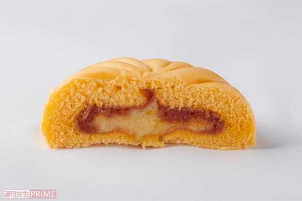 【ピザまん】第1位　セブンイレブン　ふわもち×とろ～りピザまん／150円　撮影／山田智絵