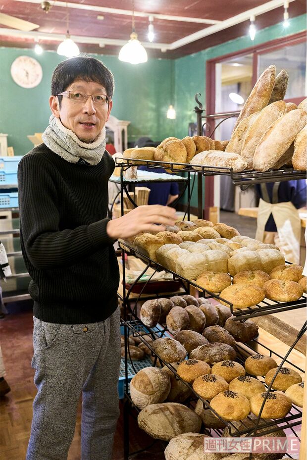 「このパンは〝本当にオリジナリティーと言えるか〟という視点で苦しんだ時期もある」と格さん　撮影／伊藤和幸