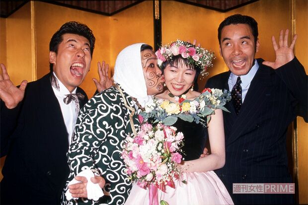 '94年広川ひかるとの結婚式にて。顔に渦まで描いた“泥棒ルック”に広川は「惚れ直したと笑顔を見せた