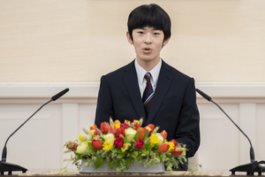 赤坂東邸で成年にあたっての記者会見に臨まれた悠仁さま(写真/宮内庁提供)