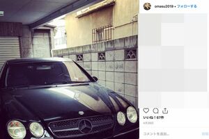 所有していたと見られる黒いベンツ（宮崎容疑者のSNSより）