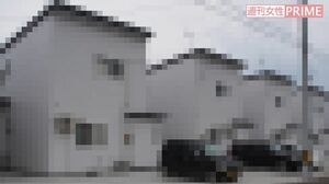 犯行現場となった宮崎容疑者宅（手前）と川口容疑者宅も同じ並びに。両容疑者の仲が急激に近づいたのはここに引っ越してから