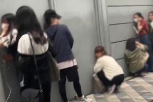 Twitterで拡散される『音漏れ参戦』をするSnowManファン（Twitterより）